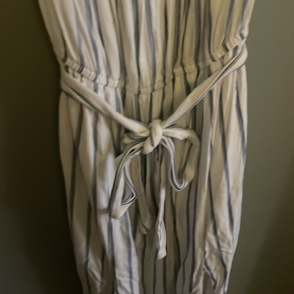 Long striped off-the-shoulder dress woth tie front and slits on the bottom - Picture 6 of 11